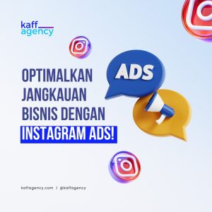 Gambar ilustrasi optimasi Instagram Ads dengan ikon Instagram, balon bicara bertuliskan "ADS," dan megafon di atas latar belakang biru muda, dilengkapi teks "Optimalkan Jangkauan Bisnis dengan Instagram Ads